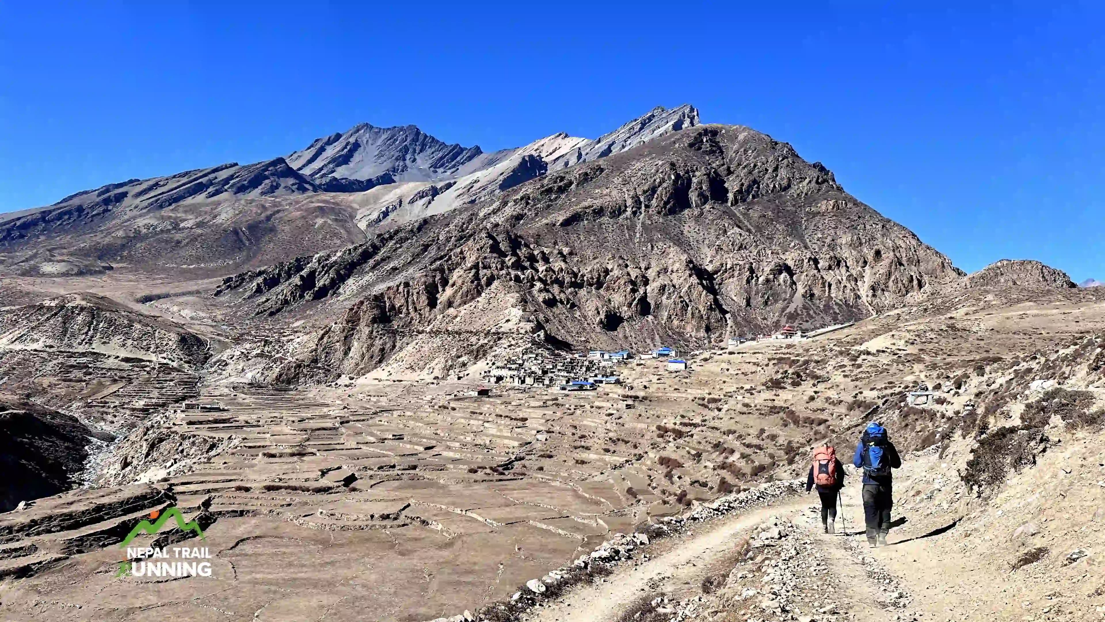 trekkers in the arid landscape of Annapurna region